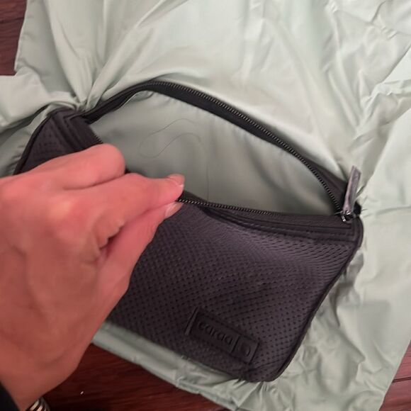 2 in 1 Bag! String Backpack Turns into Folded Cosmetic / Travel Bag - Brand NEW - Picture 5 of 6